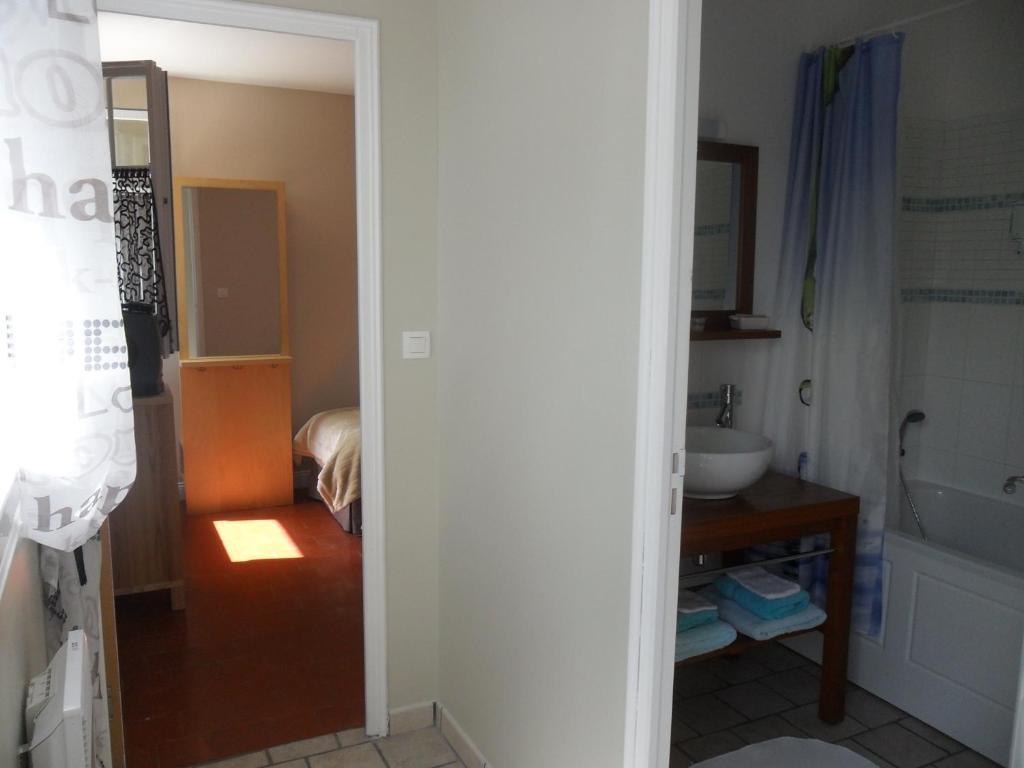 Hotel La Buissonniere Bannay  객실 사진