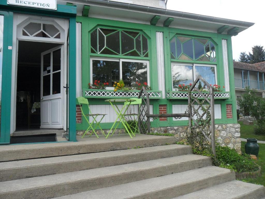Hotel La Buissonniere Bannay  외부 사진